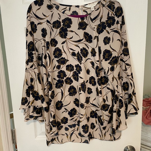 LC Lauren Conrad Tops - LC floral flowy sleeve blouse